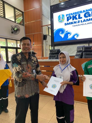 PEMBERANGKATAN PKL GELOMBANG 1 SMK NEGERI 2 LAMONGAN TAHUN PELAJARAN 2024/2025